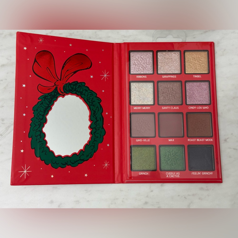 Nwt The Grinch Eyeshadow Palette